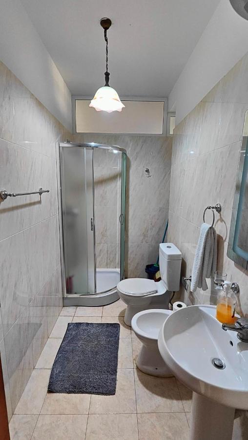 Appartamento Familiare Di Toni Shkodra Exterior foto
